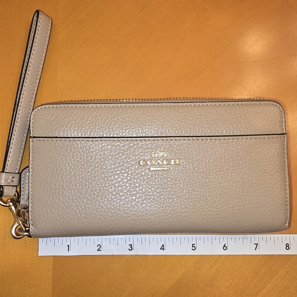 COACH 6643 Beige Pebbled Leather Accordion Long Zip Around Wallet Wristlet - Picture 7 of 14